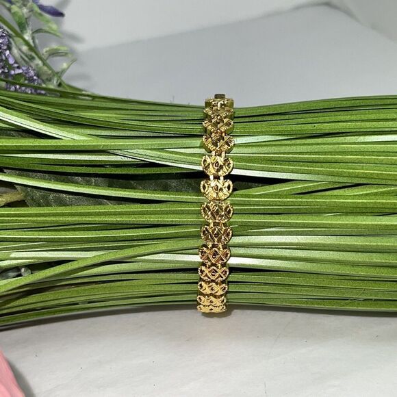 Wide Gold Tone Tennis Bracelet Hugs & Kisses Design 7 1/4” Long 1/2” Wide - Mom - Picture 1 of 6